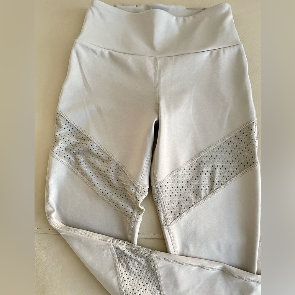 Guess Taupe Butter Soft Leggings XS